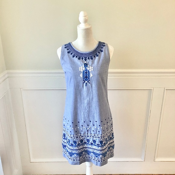 Vineyard Vines Dresses & Skirts - Vineyard Vines Chambray Embroidered Shift Dress 0